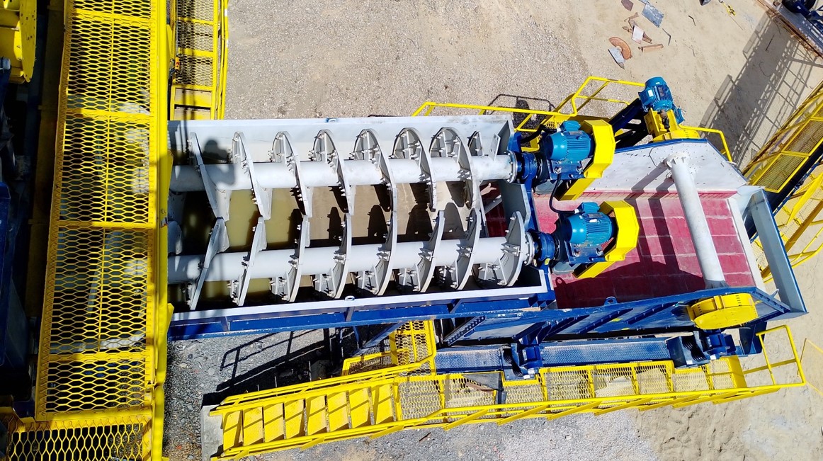 Os Classificadores Espirais Simplex são projetados para a classificação de materiais em processos a úmido, proporcionando separação eficiente, operação robusta e confiabilidade para diferentes aplicações de processamento mineral.